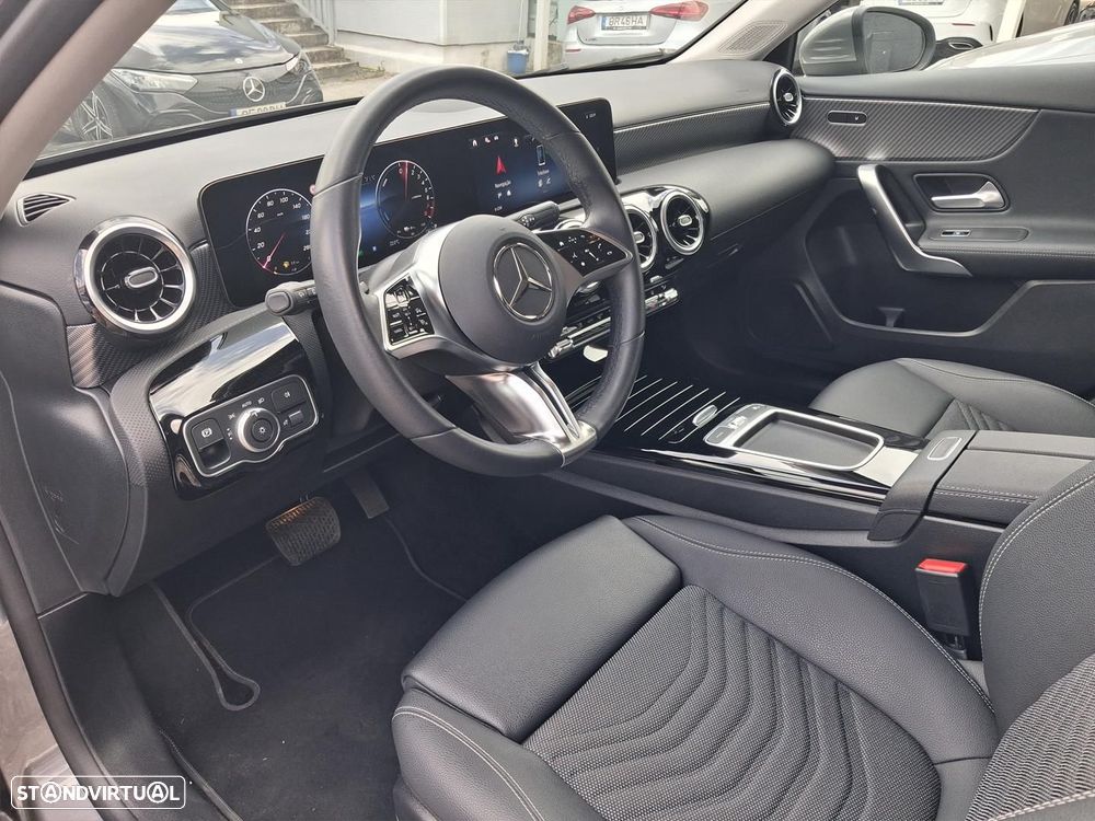 Mercedes-Benz A 250 e AMG Line - 11