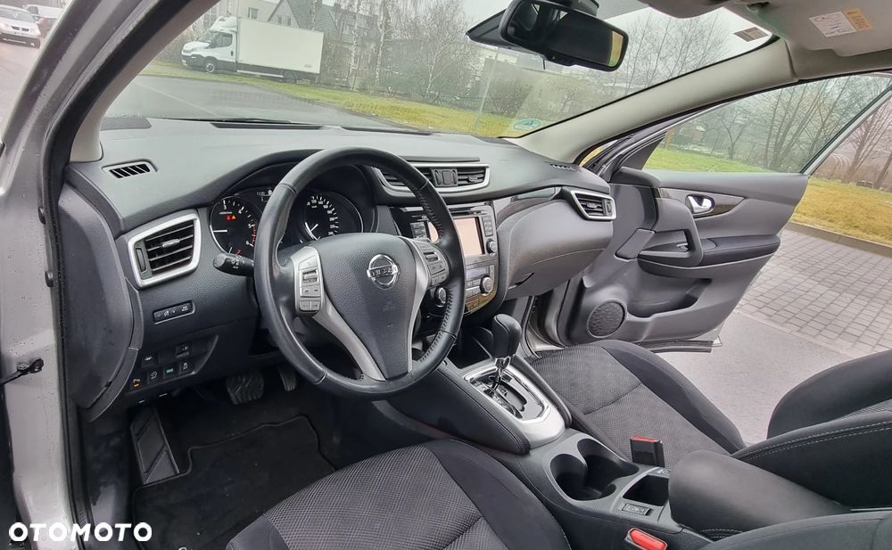Nissan Qashqai 1.6 dCi Xtronic TEKNA+ - 16