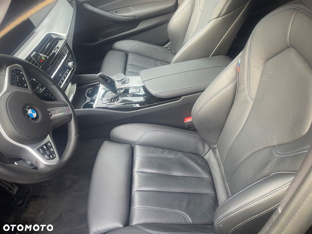 BMW Seria 5 530d xDrive Touring M Sport Edition - 6