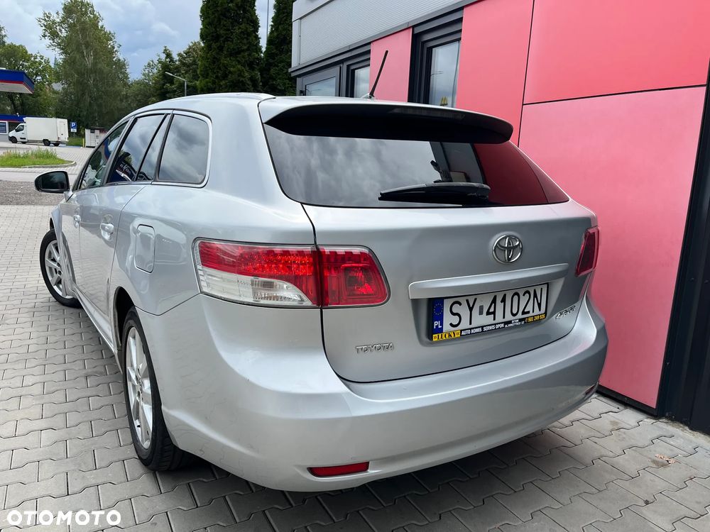 Toyota Avensis 2.0 D-4D Premium - 6