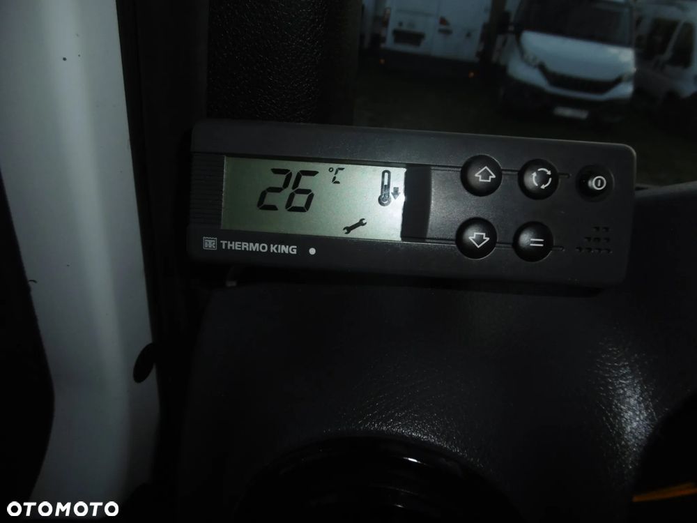 Mercedes-Benz Sprinter - 12