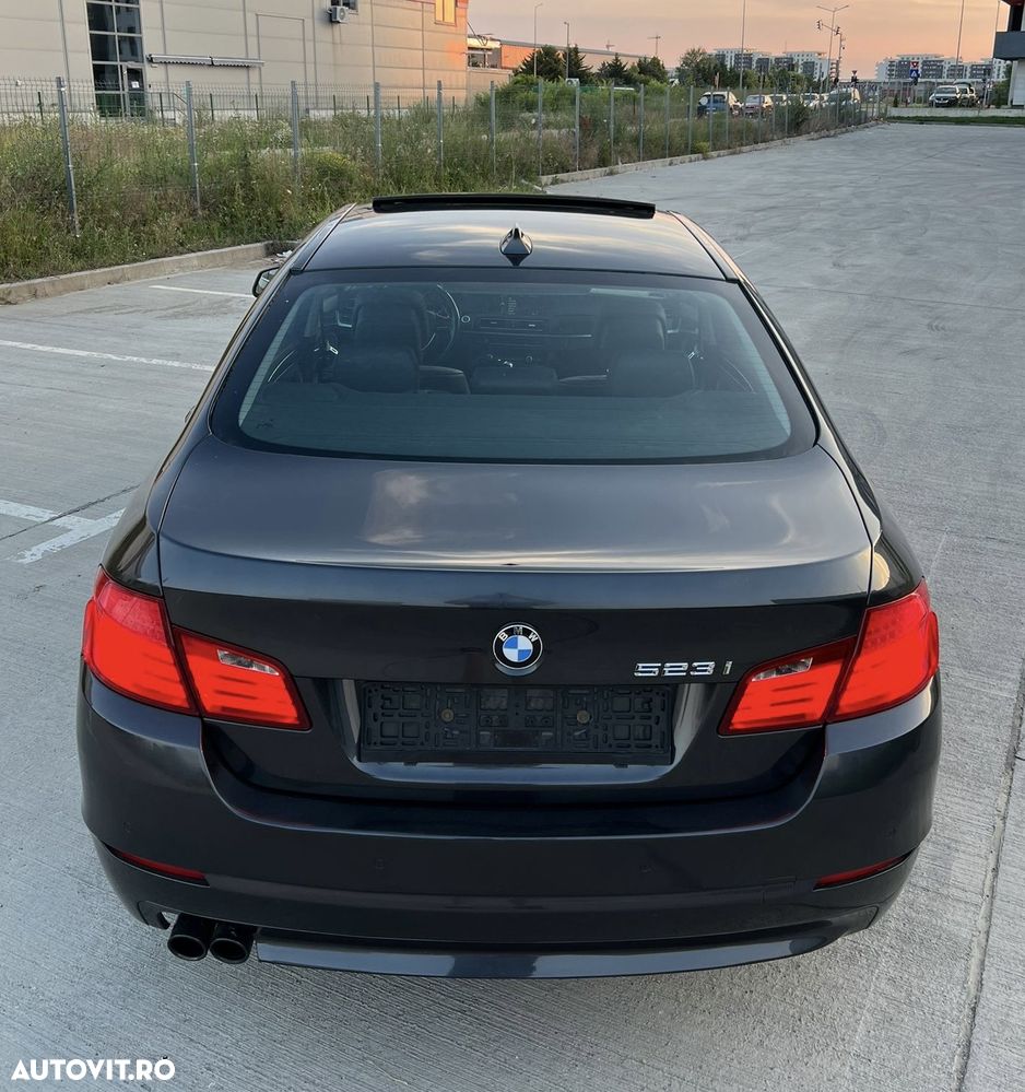 BMW Seria 5 523i Aut. - 9