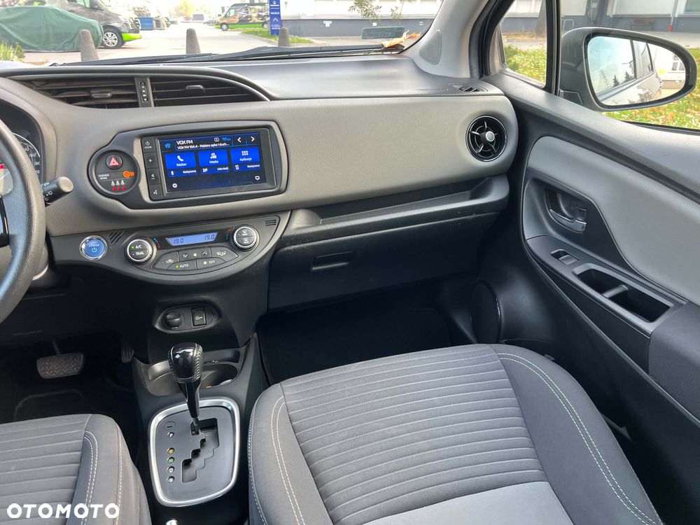 Toyota Yaris Hybrid 1.5 Selection Elegant - 13