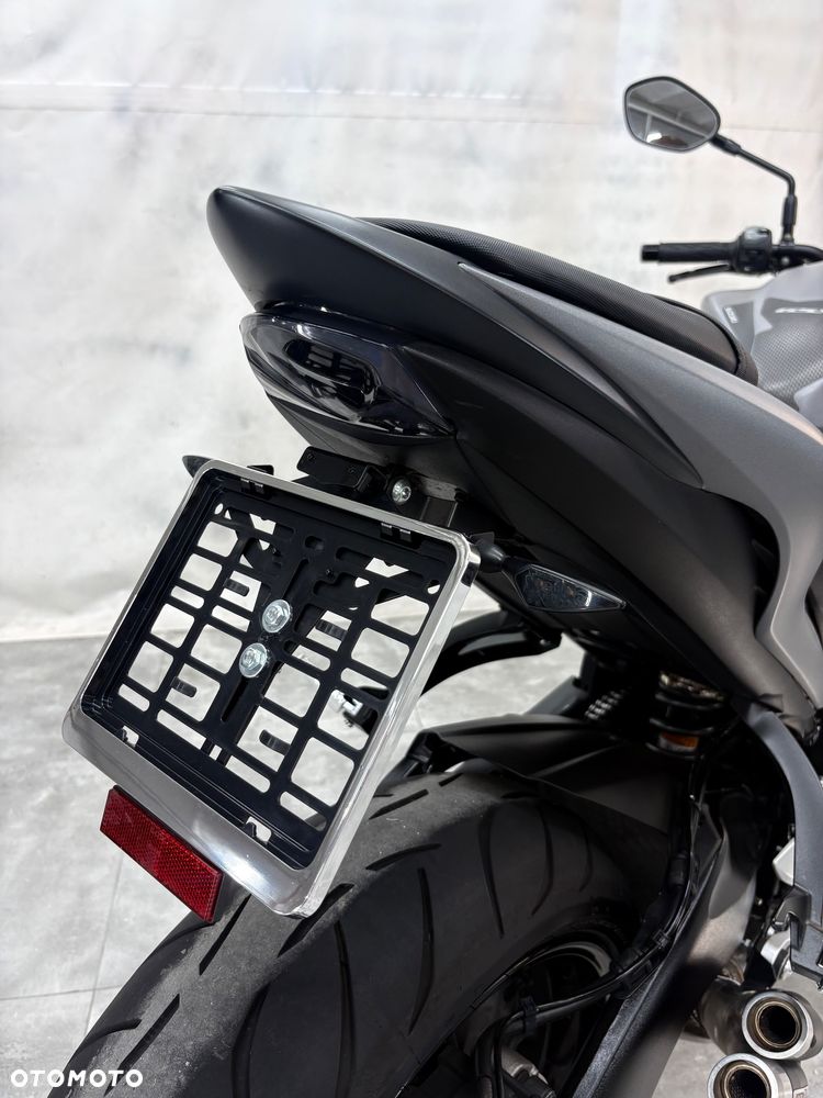 Suzuki GSX 1000 - 14