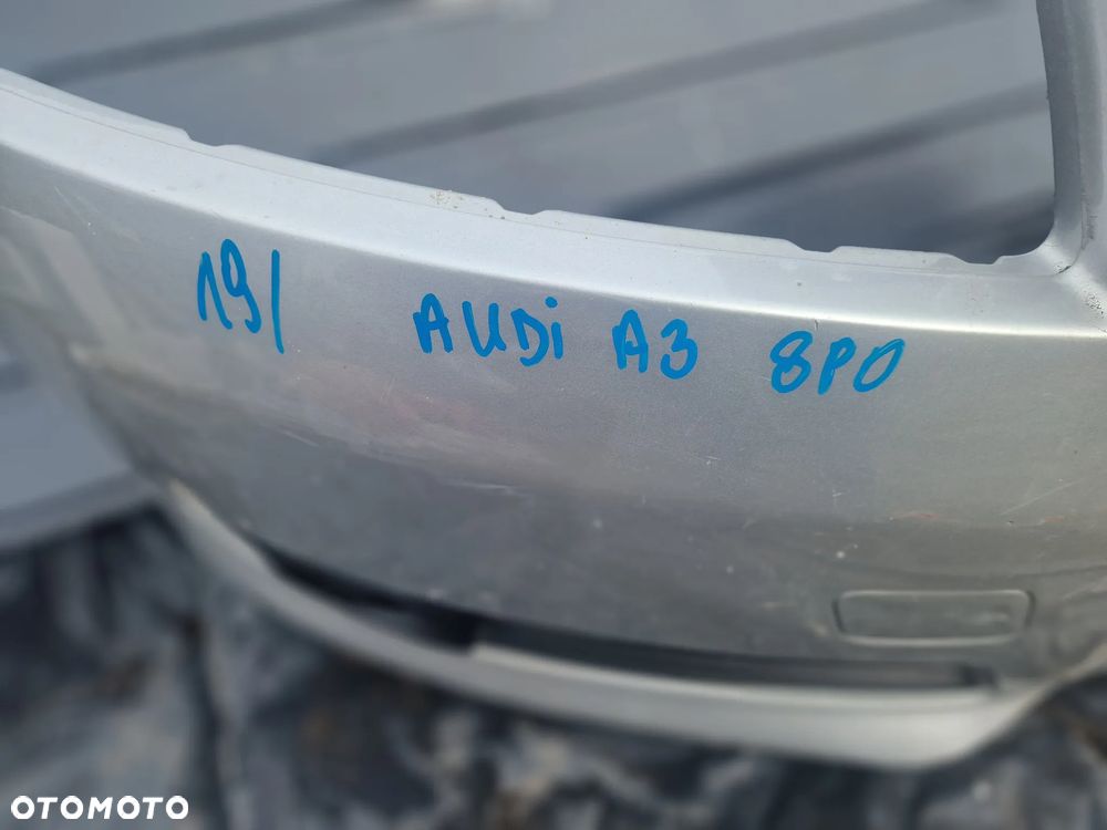 19/ zderzak przedni audi A3 8P0 - 5