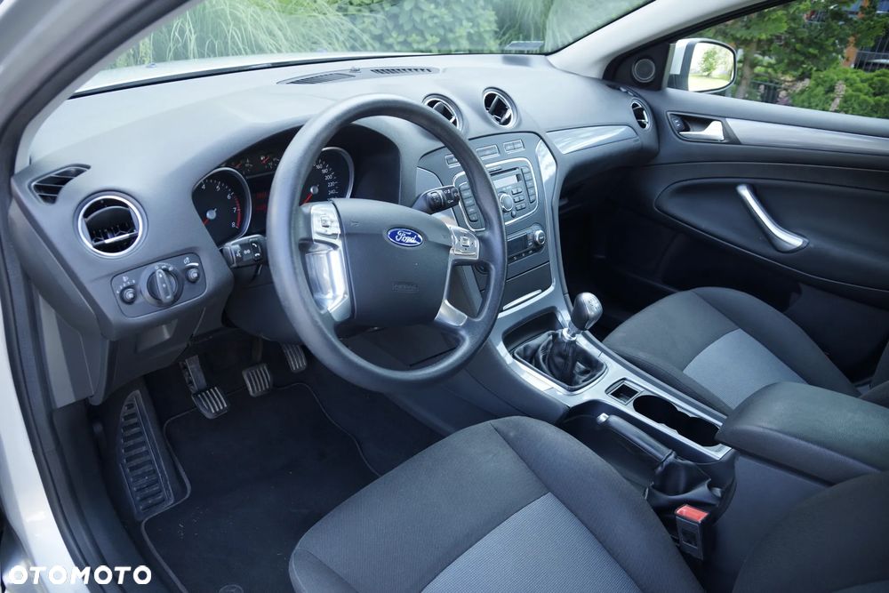 Ford Mondeo 1.6 T Ambiente - 13