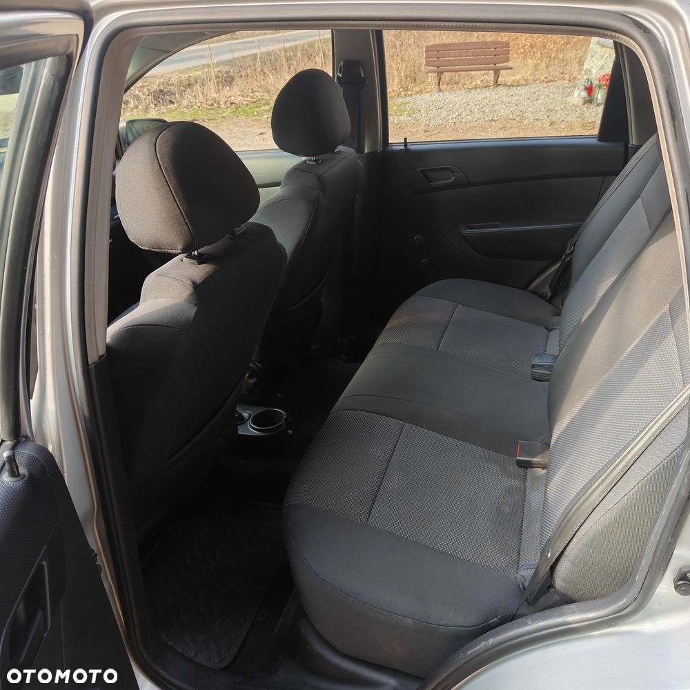Chevrolet Aveo - 8