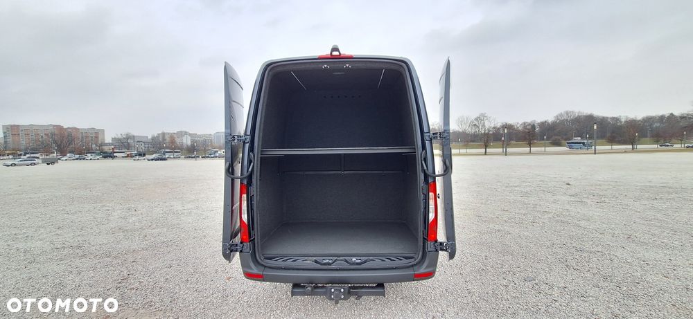 Mercedes-Benz Sprinter - 5