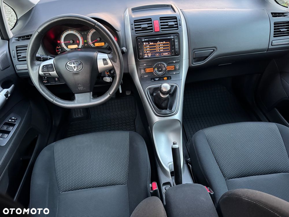 Toyota Auris 1.6 Valvematic Executive - 19