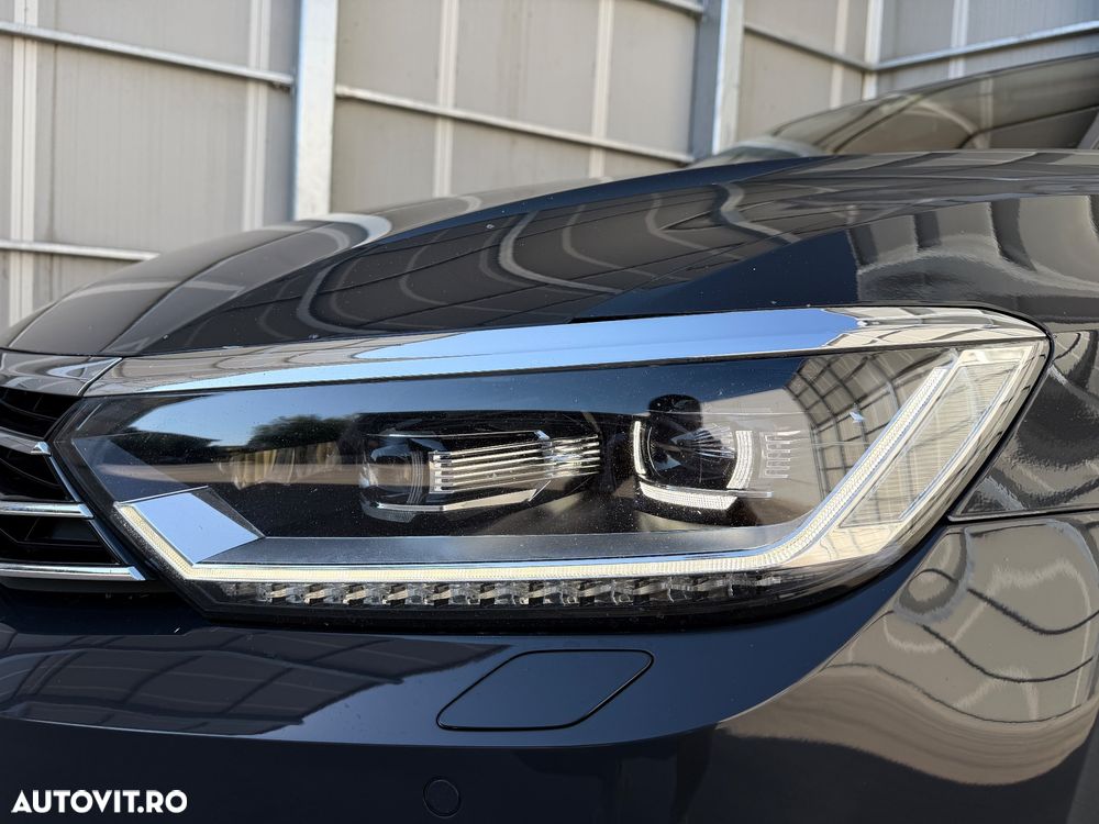 Volkswagen Passat 2.0 TSI DSG Highline - 17