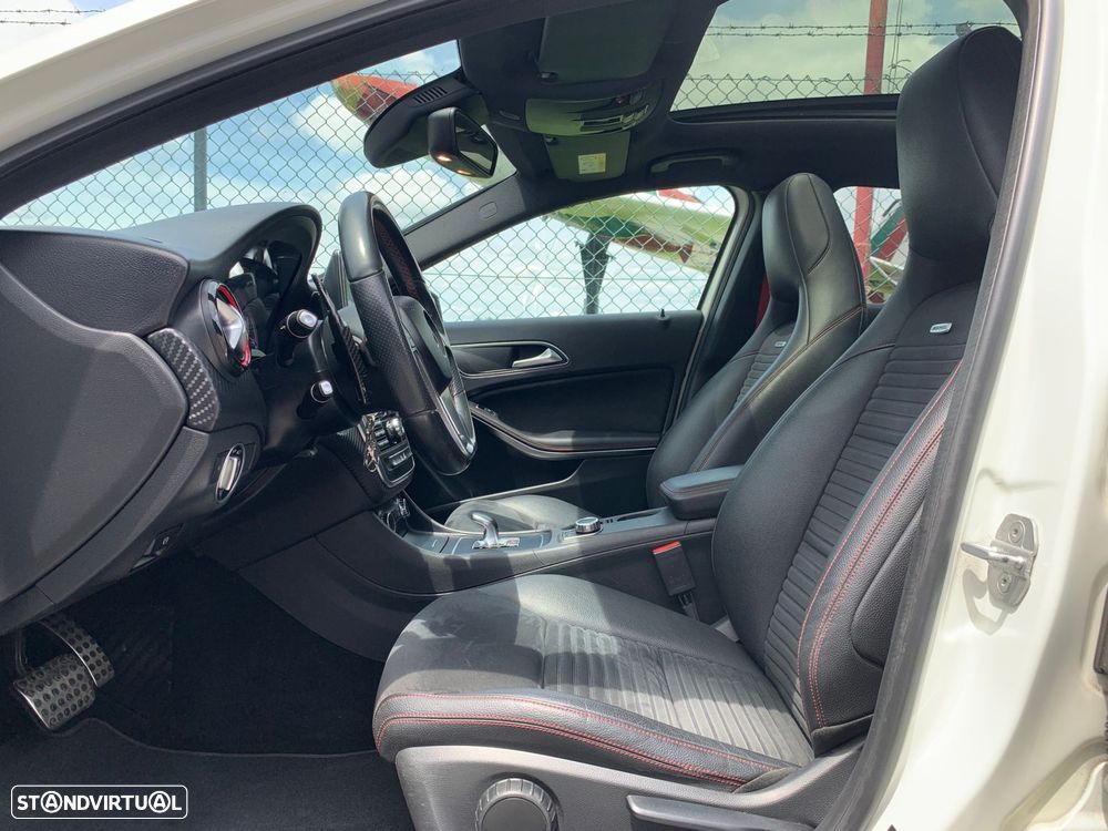 Mercedes-Benz A 45 AMG 4-Matic - 10