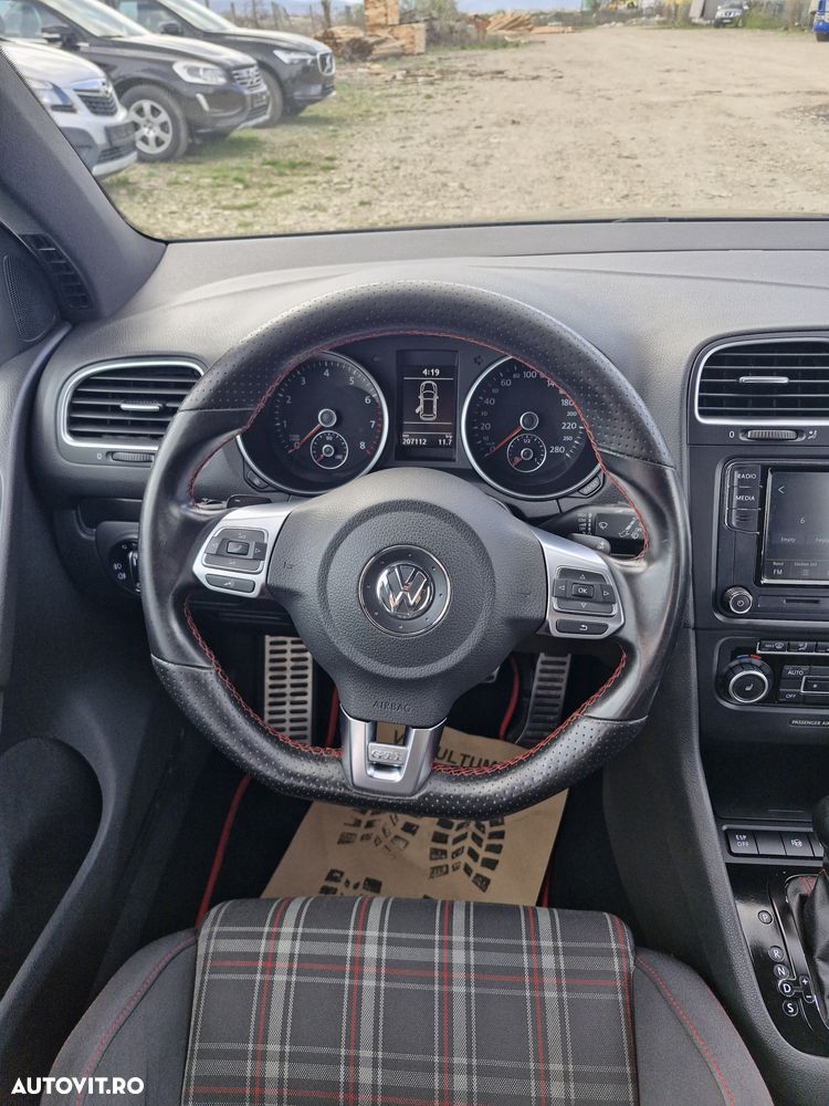 Volkswagen Golf 2.0 GTI DSG - 11