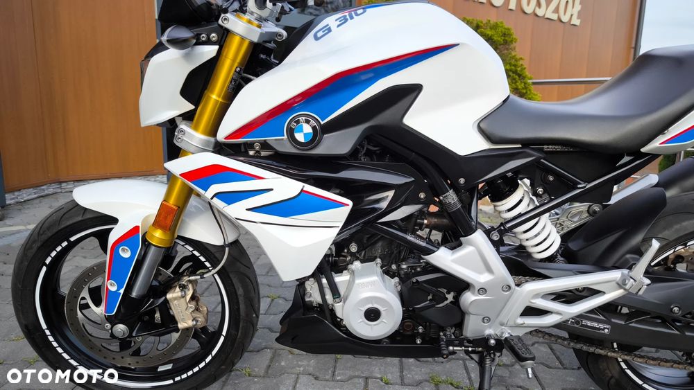 BMW G - 12