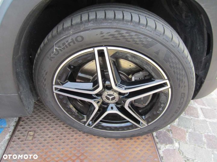 Mercedes-Benz GLB 220 d 4Matic 8G-DCT Progressive Advanced - 16