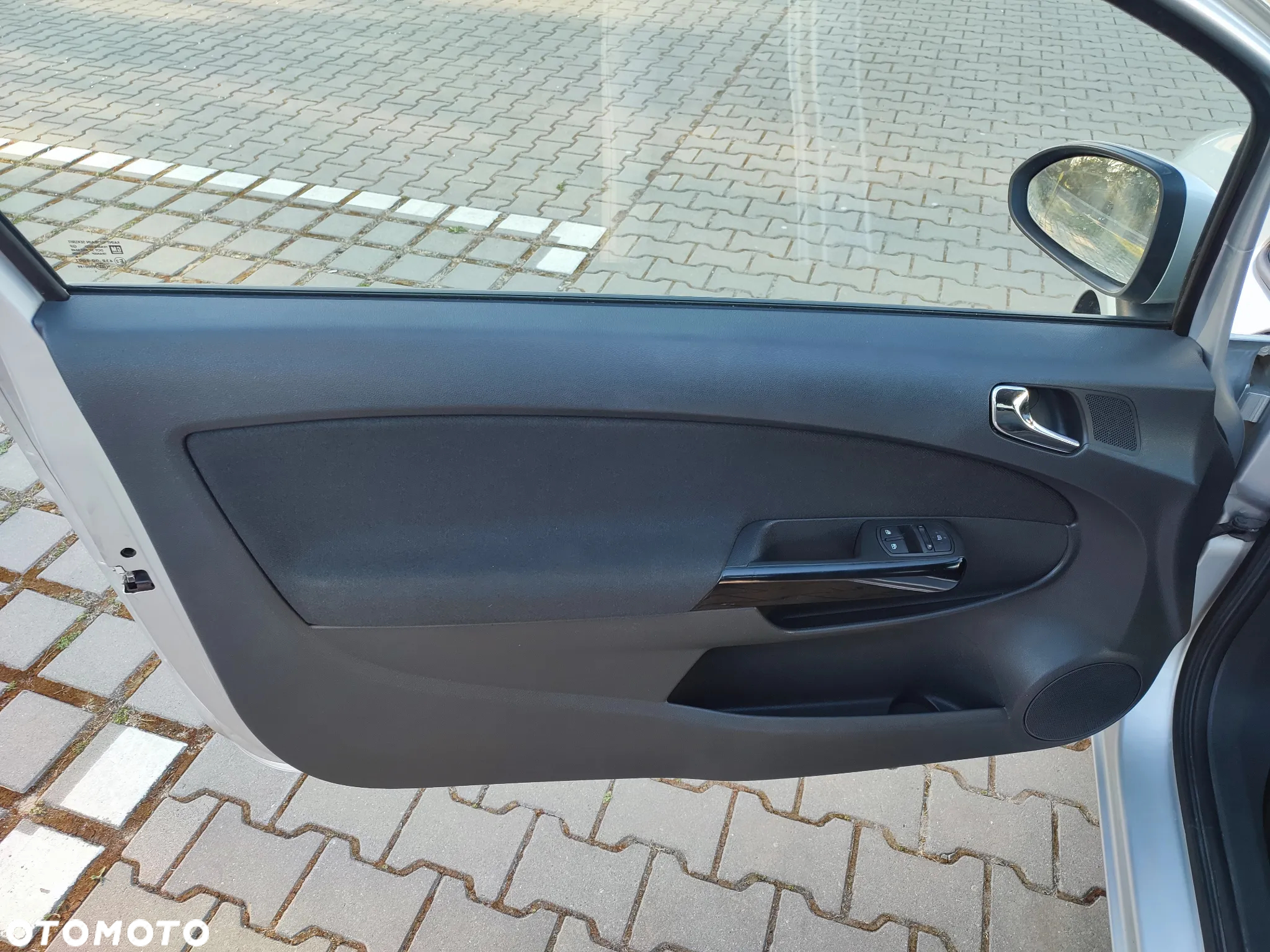 Opel Corsa 1.4 16V EcoFLEX Start-Stop Satellite - 29