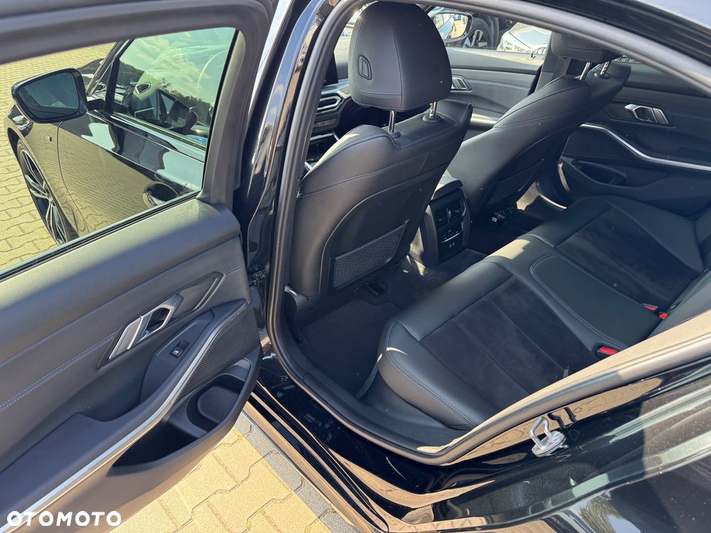 BMW Seria 3 320d xDrive M Sport sport - 11