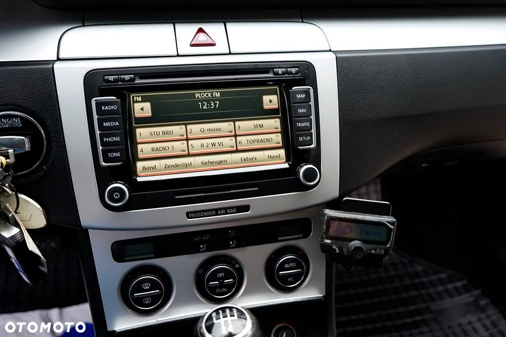 Volkswagen Passat - 21