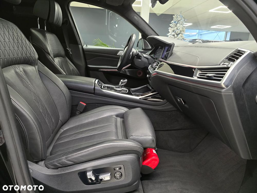 BMW X7 M50d sport - 16