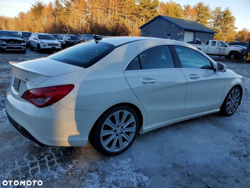 Mercedes-Benz CLA 250 4Matic 7G-DCT - 4