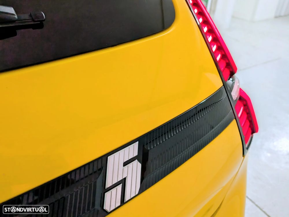 Renault 5 E-Tech 52 kWh Iconic Cinq Autonomia Conforto - 17