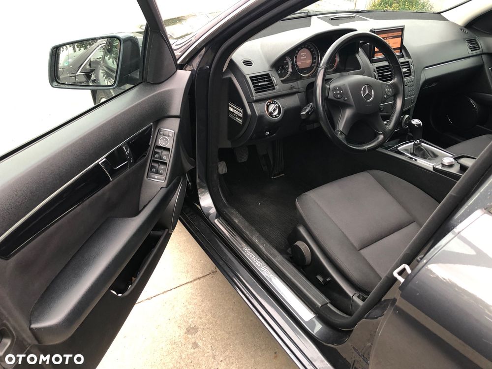 Mercedes-Benz Klasa C 220 CDI BlueEff Avantgarde - 11
