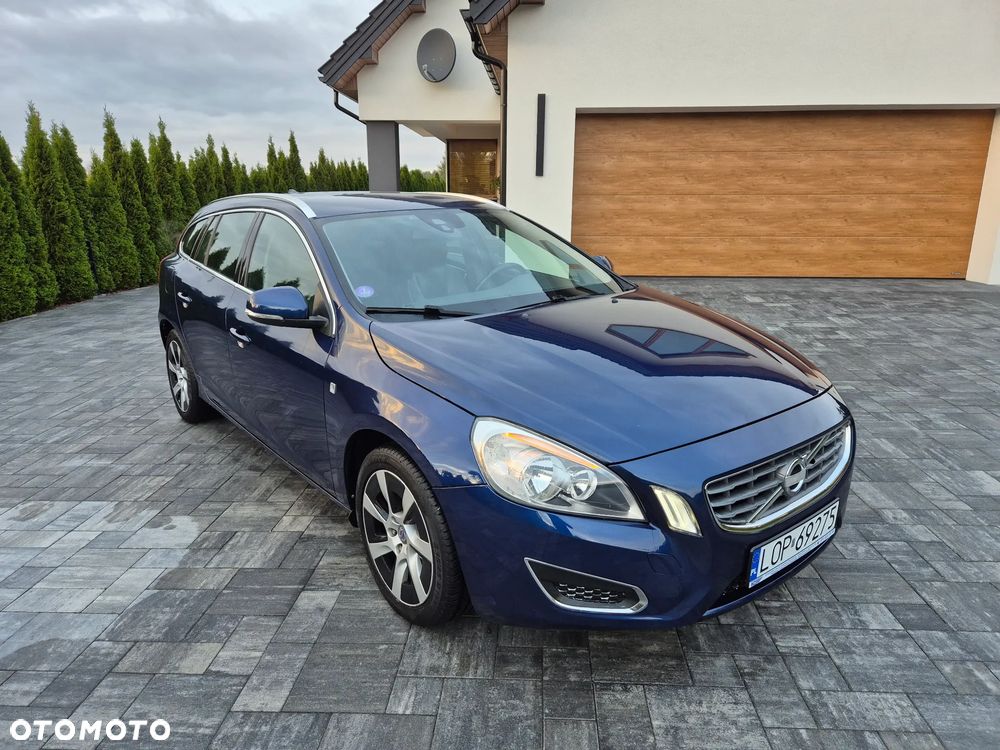 Volvo V60 2012 photo 2