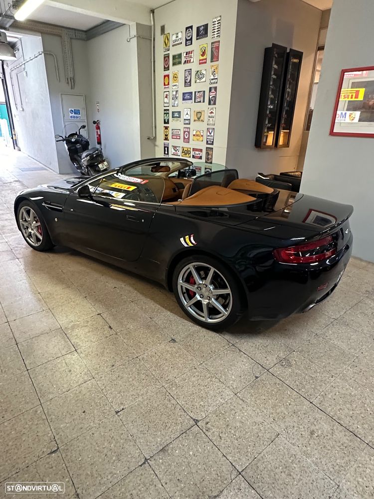 Aston Martin Vantage Roadster - 3