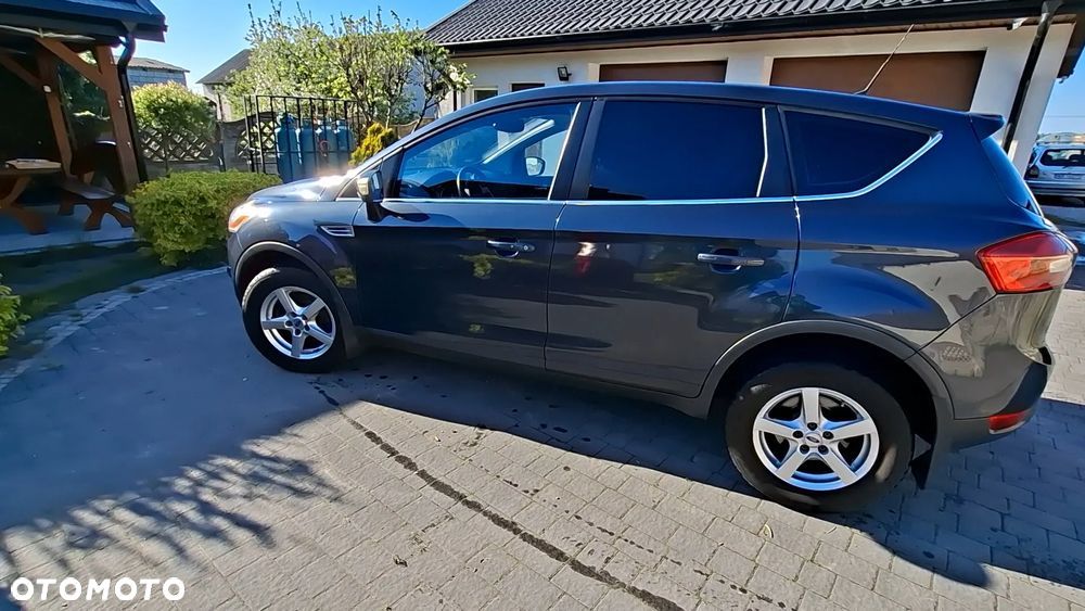 Ford Kuga 2.5 4x4 Titanium - 1