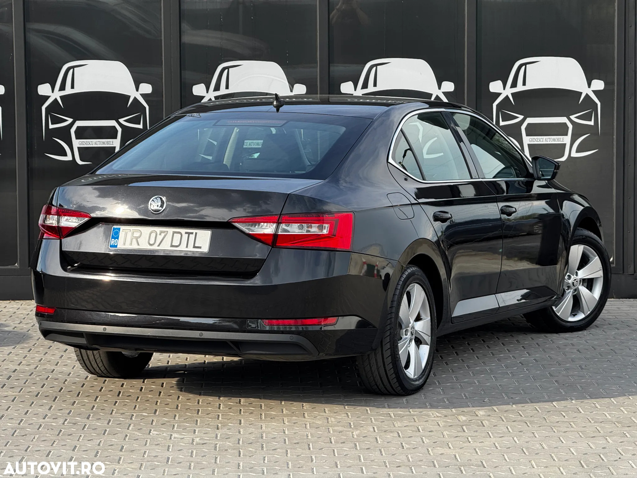 Skoda Superb 2.0 TDI Active - 8