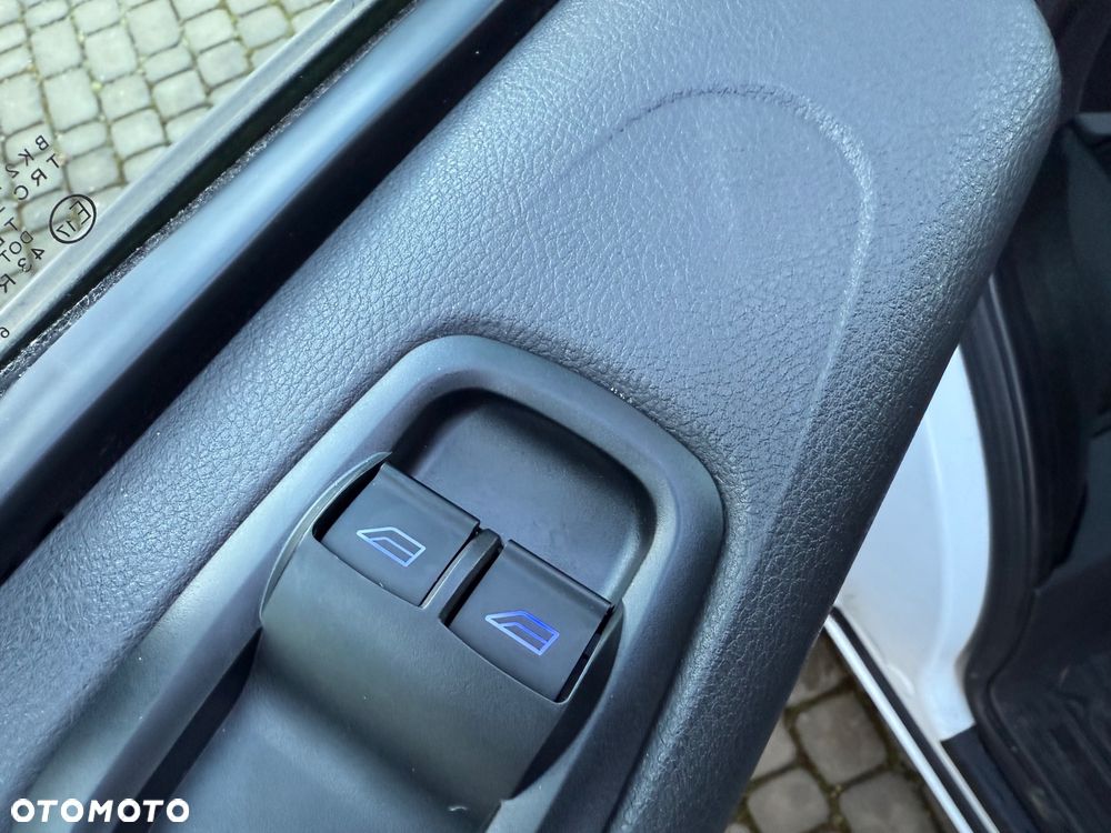 Ford TRANSIT CUSTOM - 11