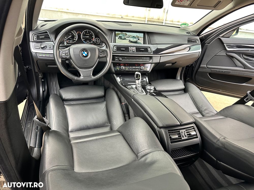 BMW Seria 5 530d xDrive Touring Sport-Aut. Luxury Line - 23
