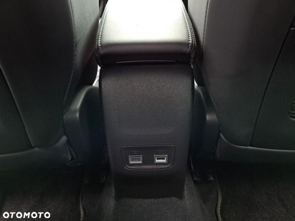 Peugeot 2008 Hybrid 136 e-DSC GT - 19