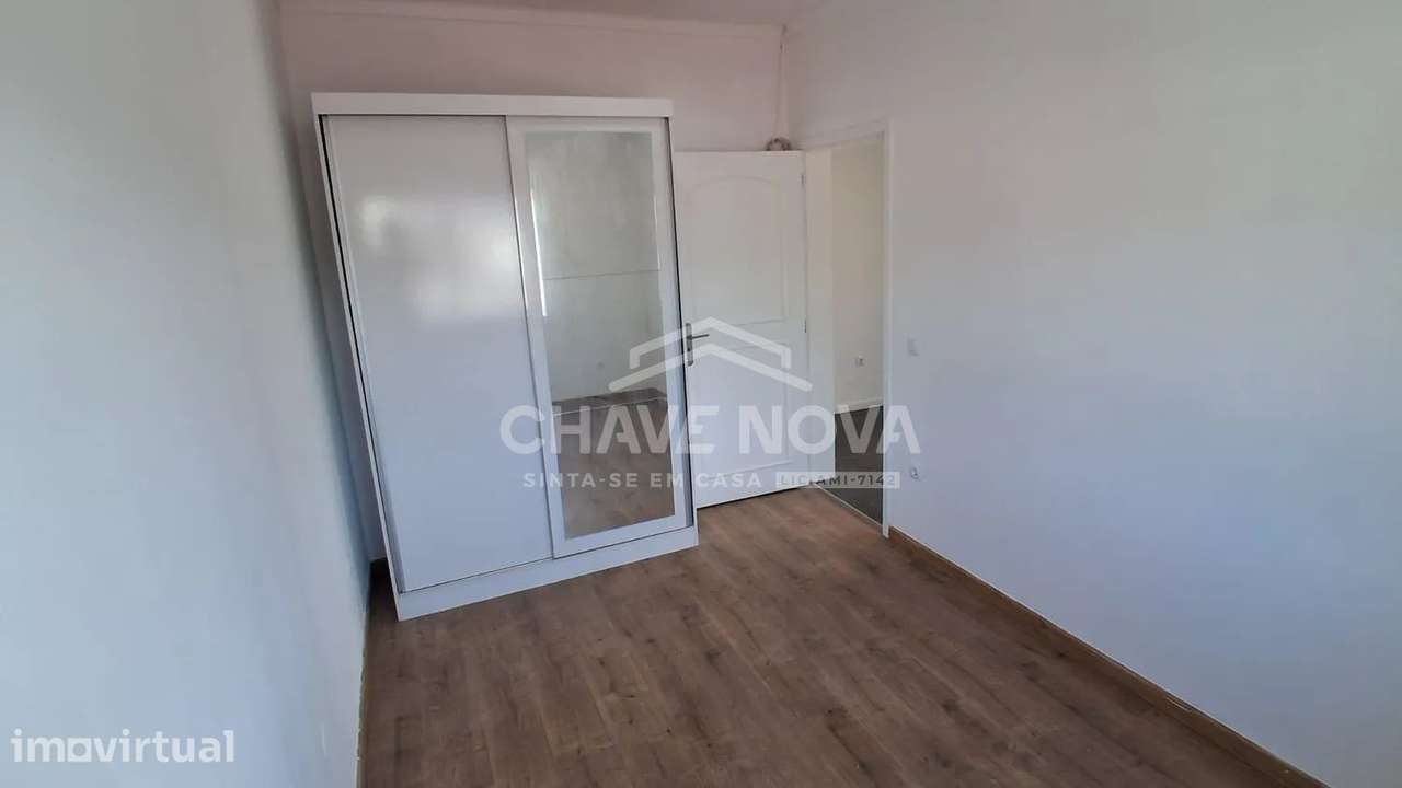 Apartamento T3 com 3 frentes, varandas, garagem e elevador - Grande imagem: 5/17