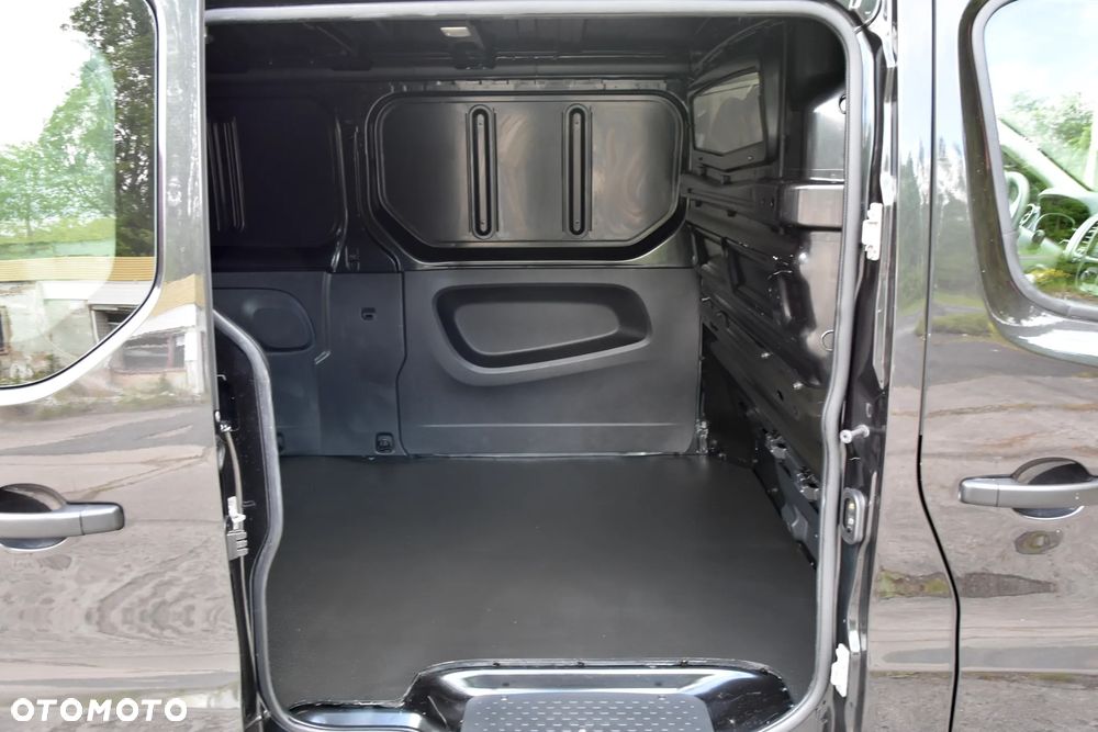 Opel VIVARO - 25