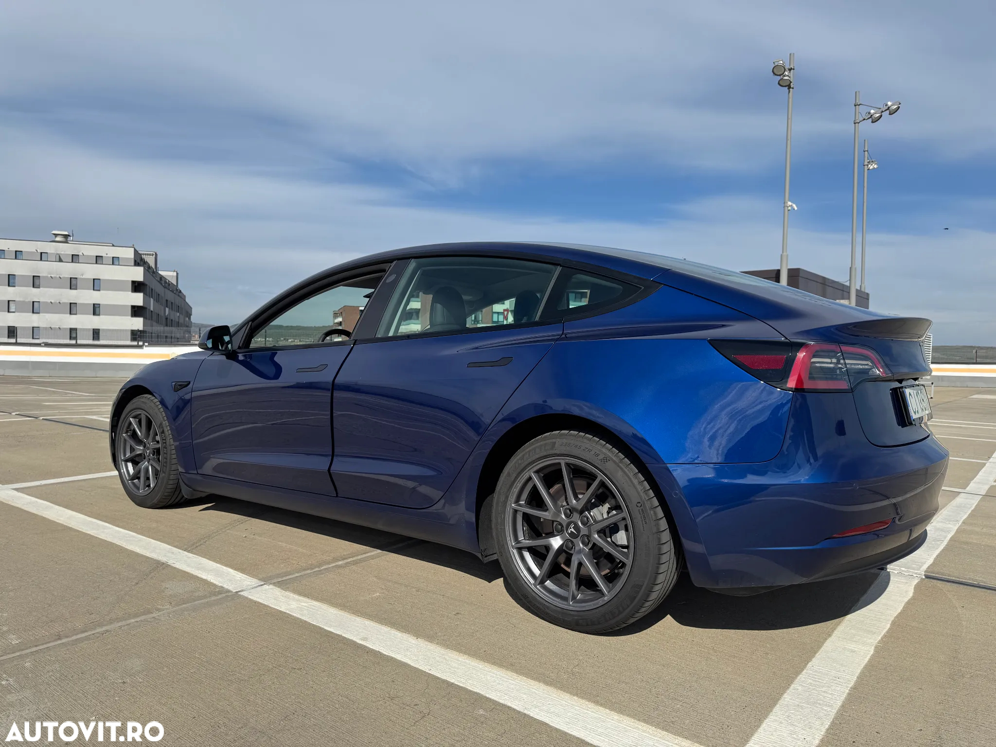 Tesla Model 3 Long Range - 3