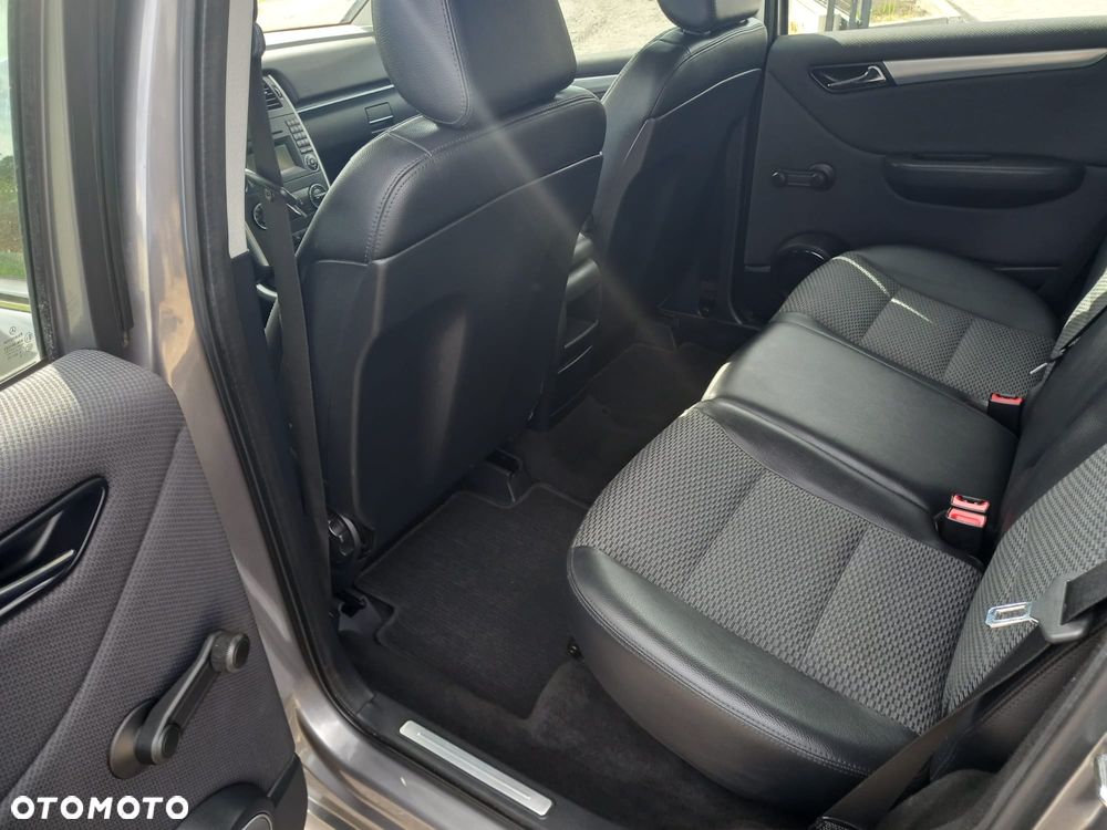 Mercedes-Benz Klasa B 180 BlueEFFICIENCY SPORT EDITION - 10