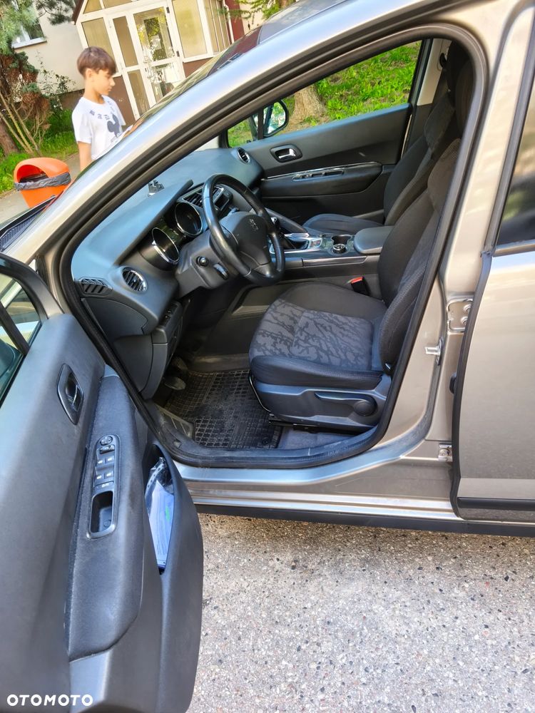 Peugeot 3008 1.6 HDi Premium - 9