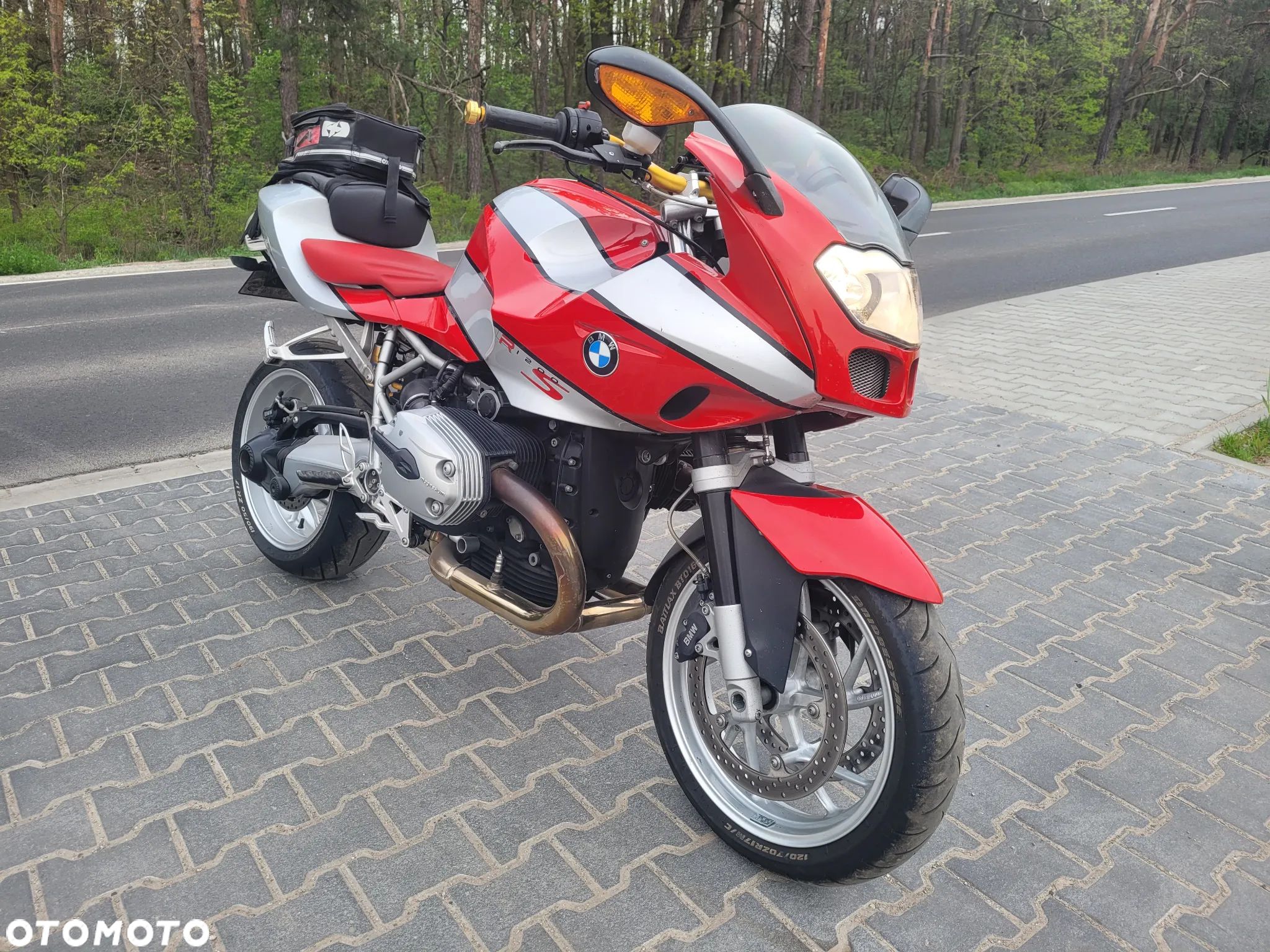 BMW R - 1