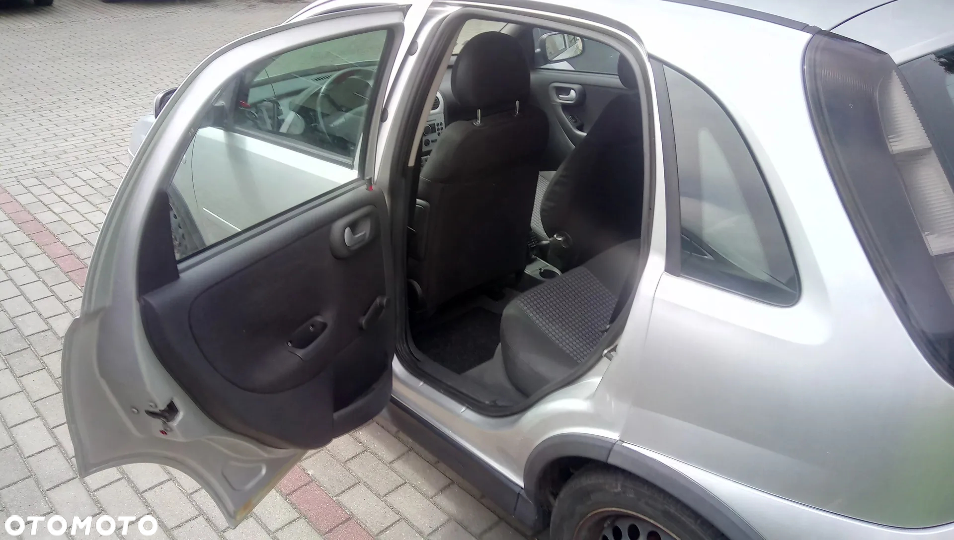Opel Corsa 1.2 16V Essentia - 8