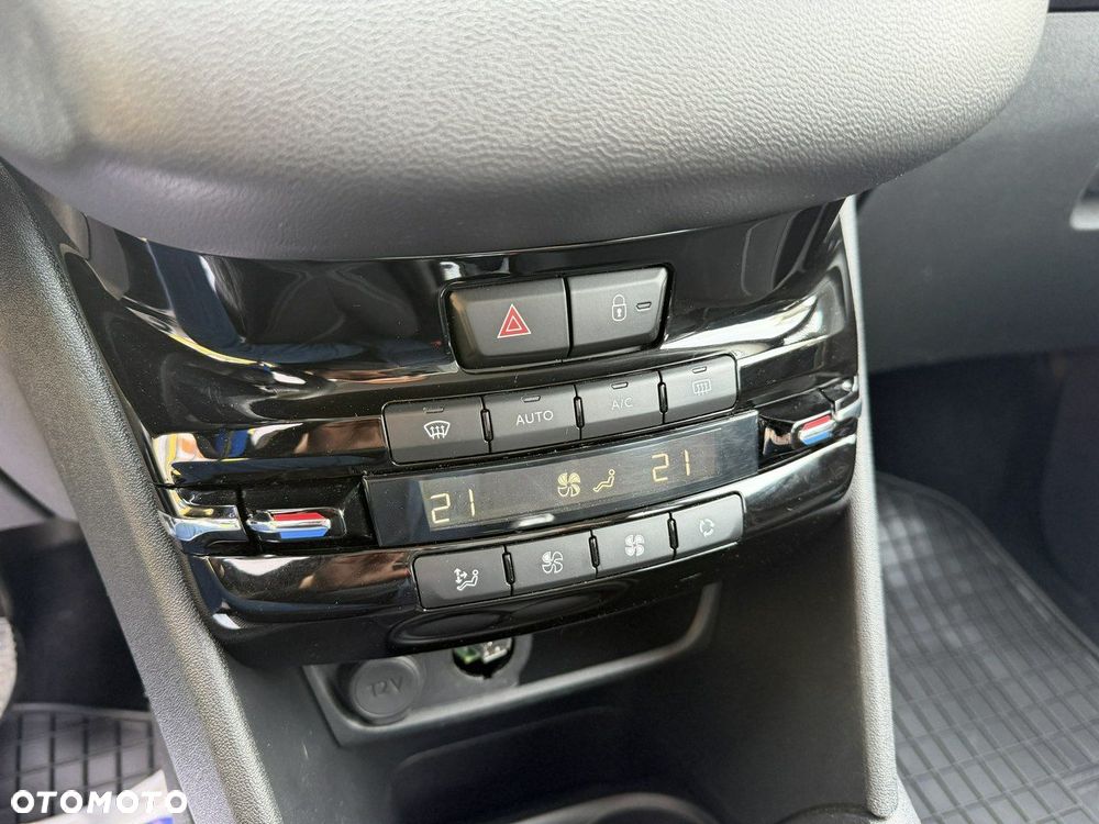 Peugeot 208 BlueHDi 100 Active - 25