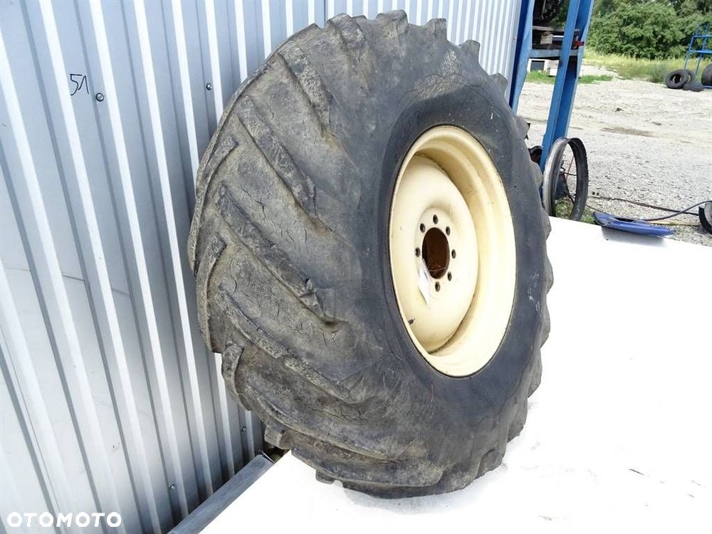 OPONA + FELGA  MASSEY FERGUSON 410 - 3