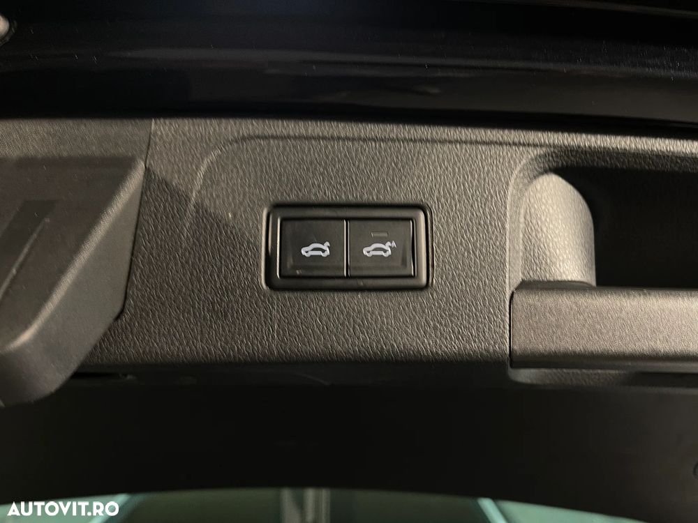 Volkswagen Passat 2.0 TDI DSG 4Mot Highline - 23