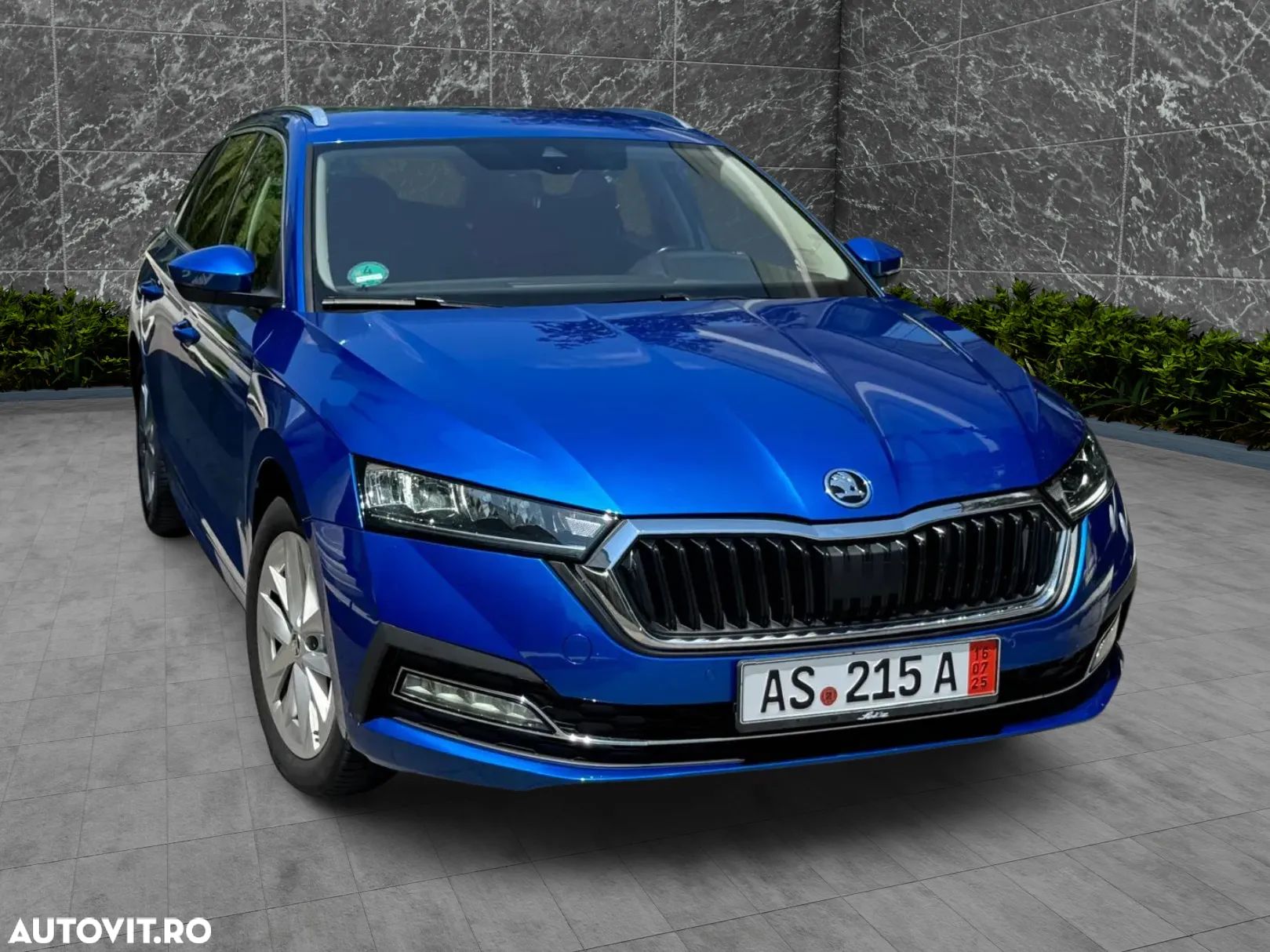 Skoda Octavia 2.0 TDI DSG First Edition - 1