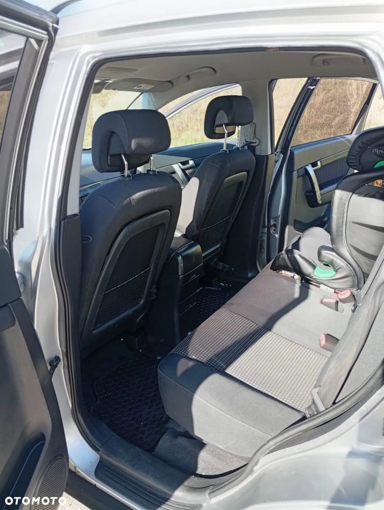 Chevrolet Captiva 2.4 LS 5os - 6