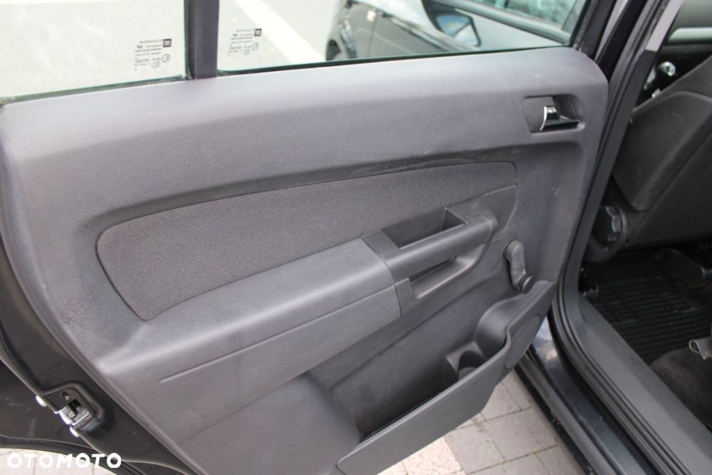 Opel Zafira - 26