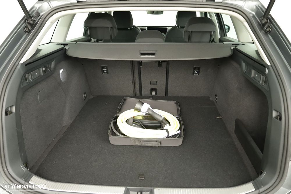 VW Passat Variant 1.5 TSI eHybrid DSG - 22