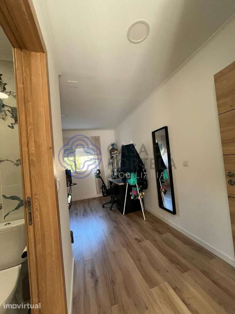 Moradia na Quinta Das Pedras Renovada, com 2 quartos e 2 casas de banh - Grande imagem: 3/31