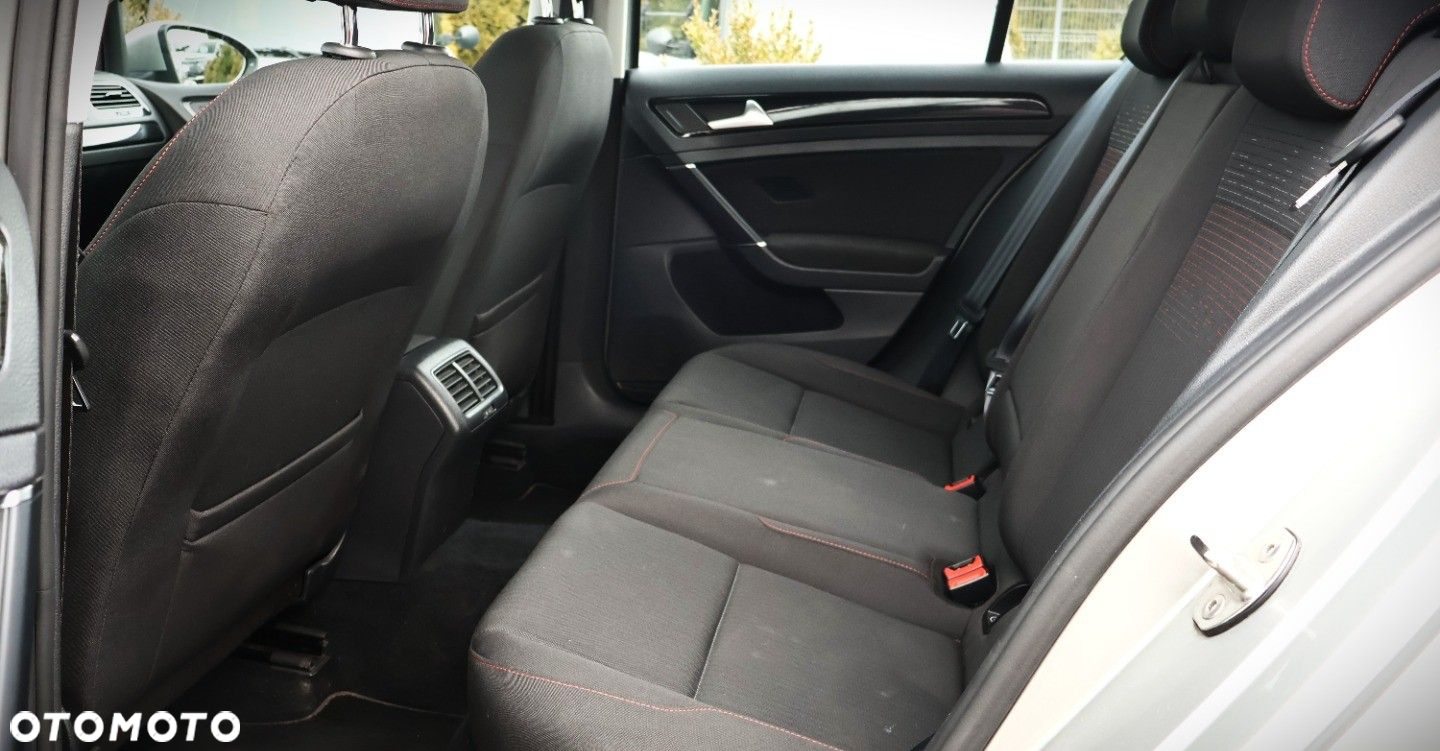 Volkswagen Golf - 14