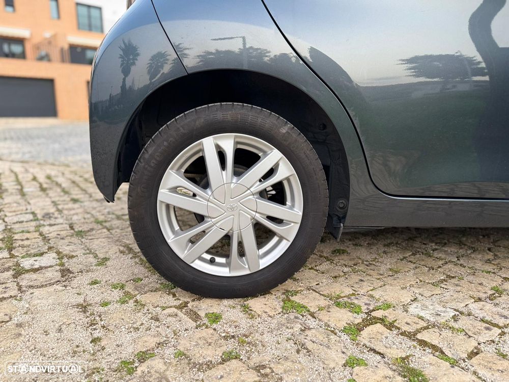 Toyota Aygo 1.0 X-Play - 13
