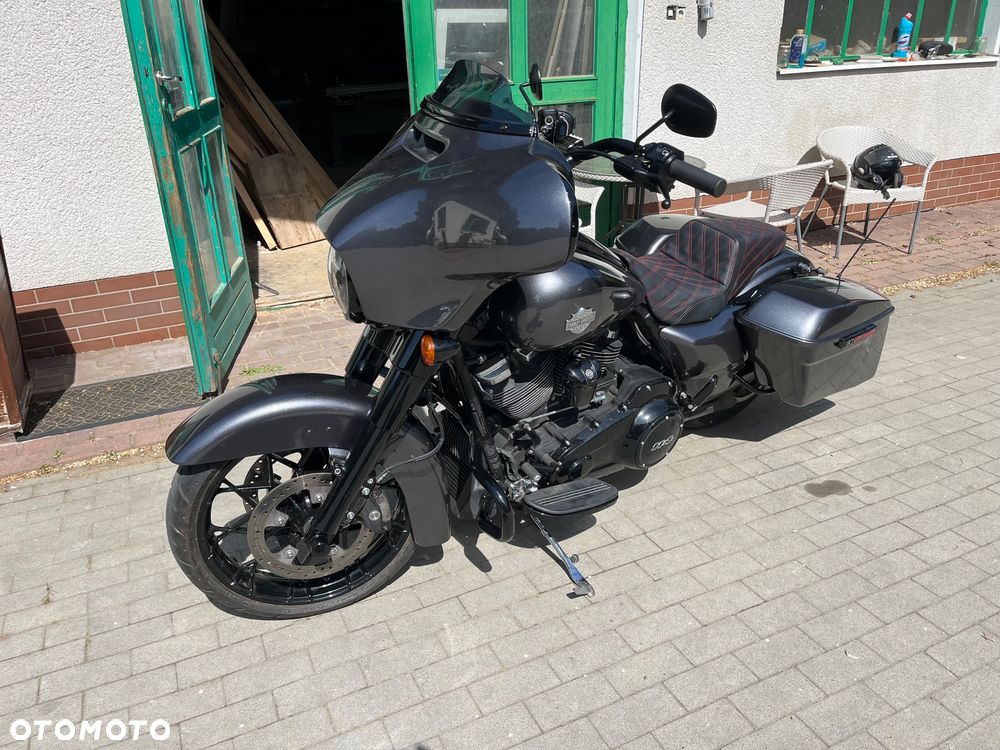 Harley-Davidson Touring Street Glide - 2